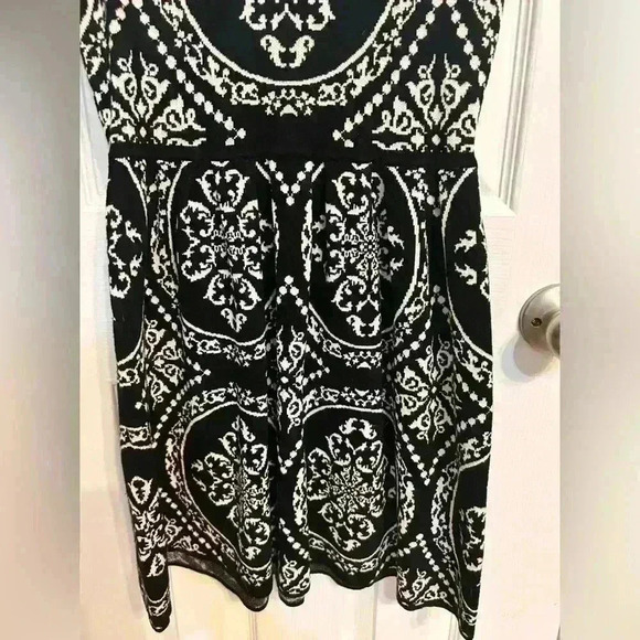 ROMEO + JULIET Couture Intarsia Knit Dress Size M - Picture 2 of 5
